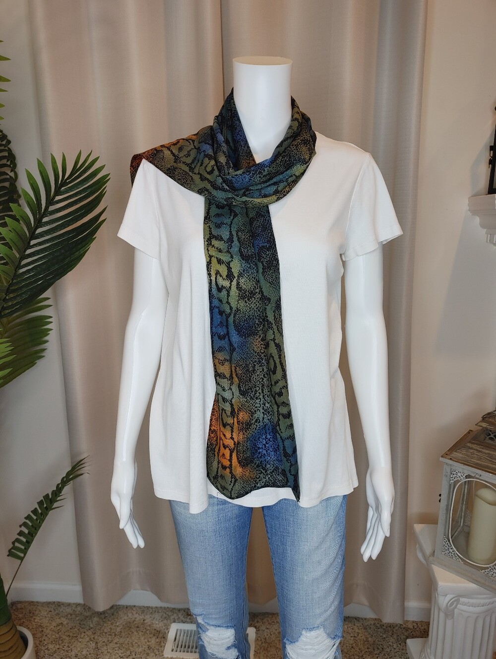 BUNDLE OF 5 SCARVES OF VARIOUS COLORS TEXTURES - Picture 6 of 6